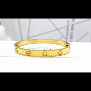 18k Gold plated Love inspired bracelet w/screwdriver. Size 19